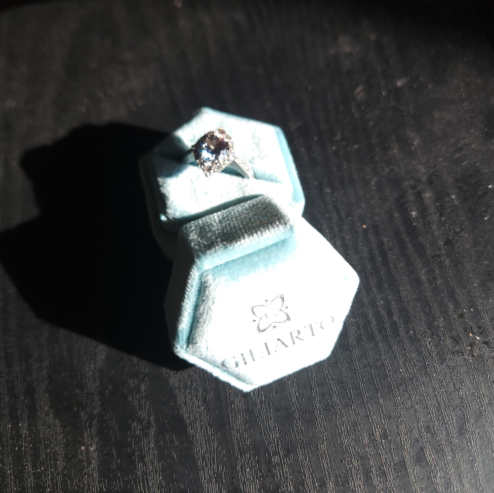Size 7 ring - Picture 1 of 6
